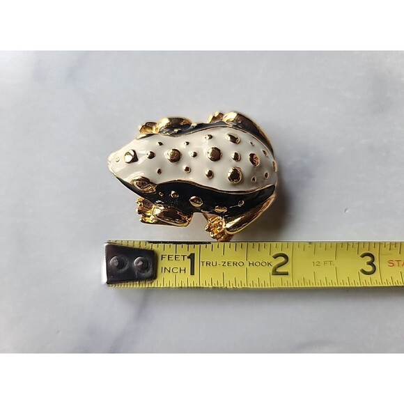 Frog Shaped Enamel Gold Tone Metal Brooch Vintage Costume Jewelry - Picture 9 of 10